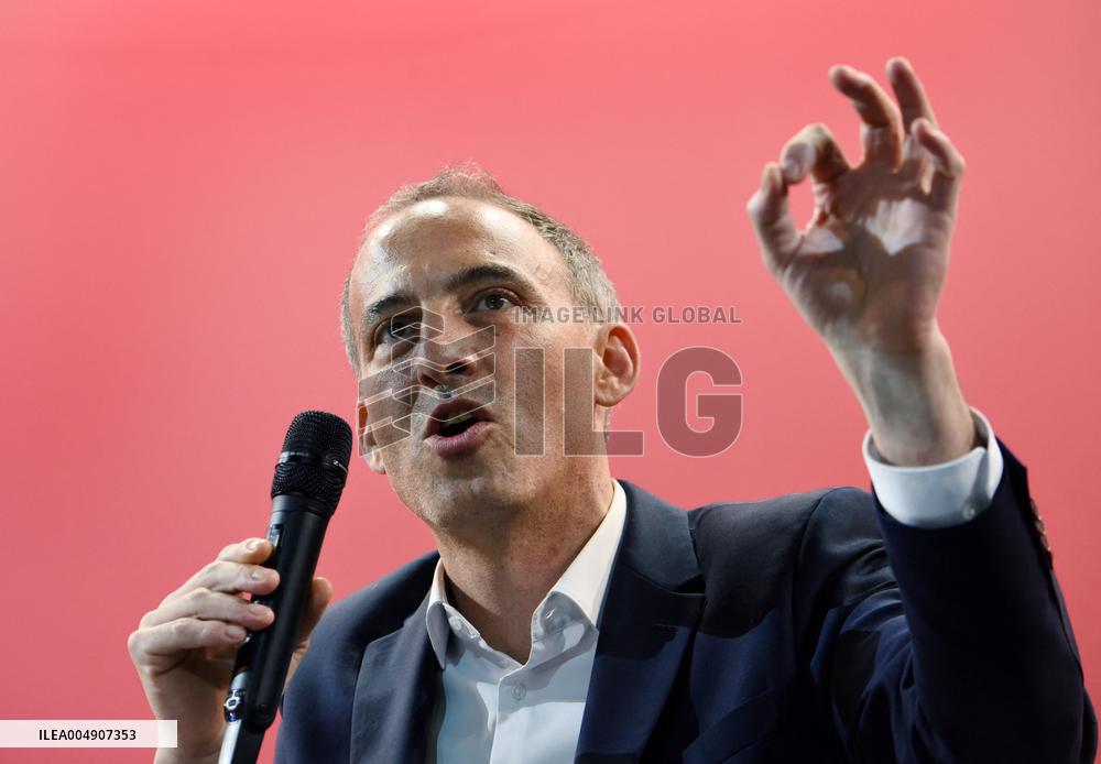 Meeting Of Bernard Cazeneuve For 2027 Presidential Election - Cergy-Pontoise