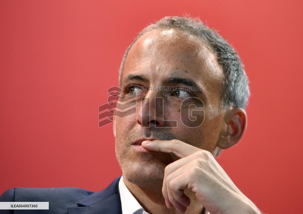 Meeting Of Bernard Cazeneuve For 2027 Presidential Election - Cergy-Pontoise