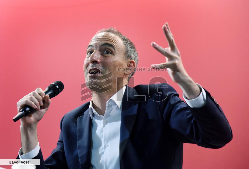 Meeting Of Bernard Cazeneuve For 2027 Presidential Election - Cergy-Pontoise