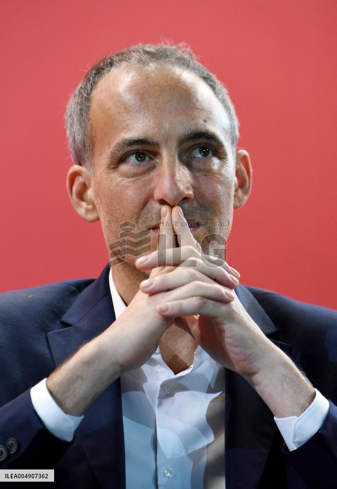 Meeting Of Bernard Cazeneuve For 2027 Presidential Election - Cergy-Pontoise