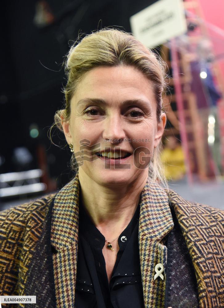 Meeting Of Bernard Cazeneuve For 2027 Presidential Election - Cergy-Pontoise