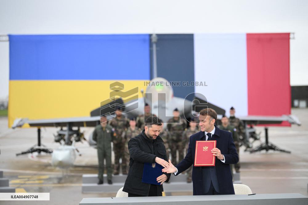 Volodymyr Zelensky Arrival Visit - Villacoublay