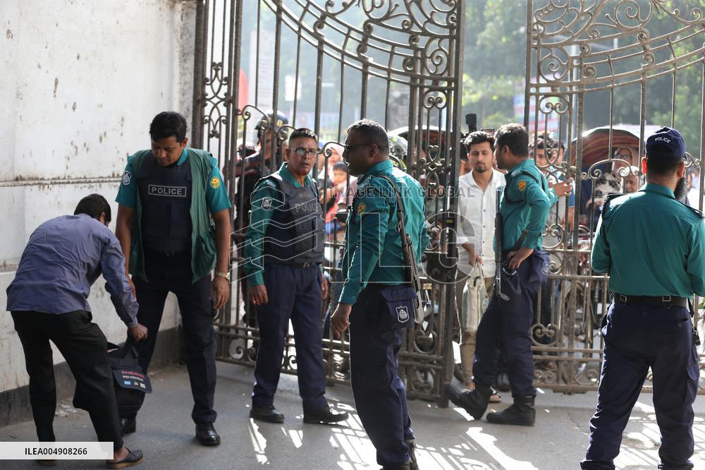 Clashes Outside the International Criminal Court - Dhaka