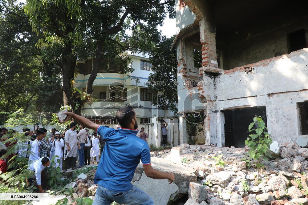 Clashes Outside the International Criminal Court - Dhaka