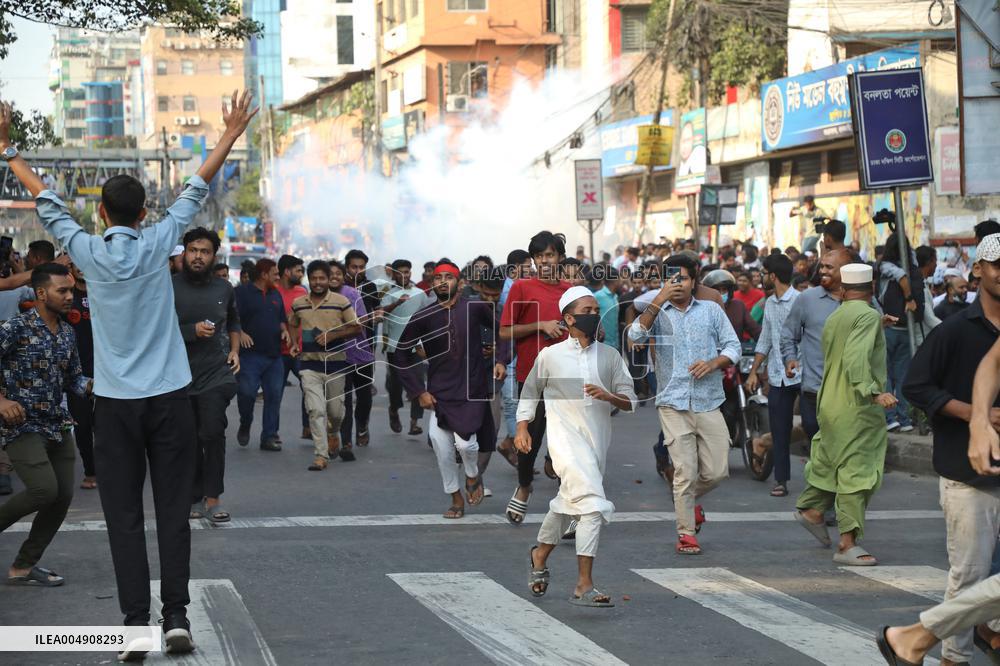 Clashes Outside the International Criminal Court - Dhaka