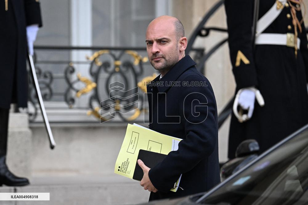 Volodymyr Zelensky Arrives at the Elysee Palace - Paris