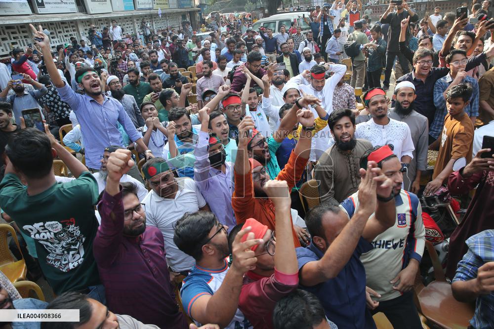 Clashes Outside the International Criminal Court - Dhaka