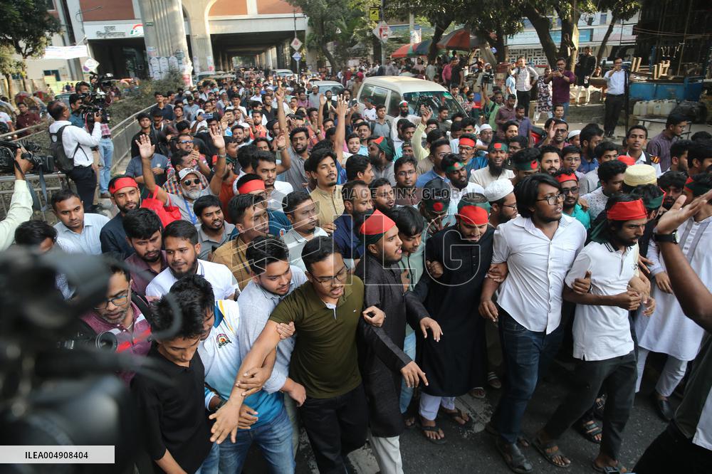 Clashes Outside the International Criminal Court - Dhaka