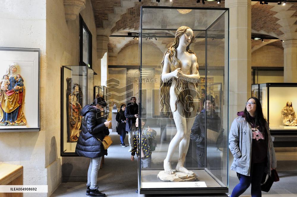 Illustration - Louvre Museum