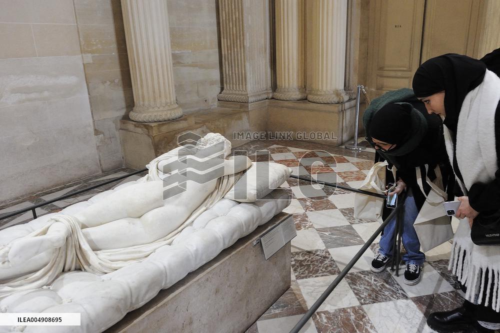 Illustration - Louvre Museum