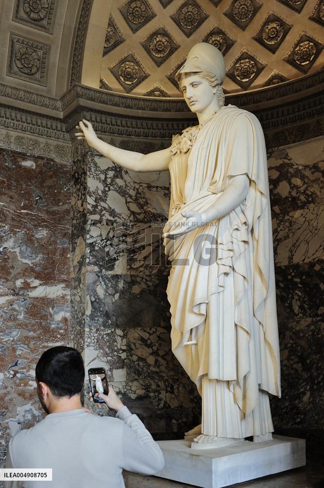 Illustration - Louvre Museum