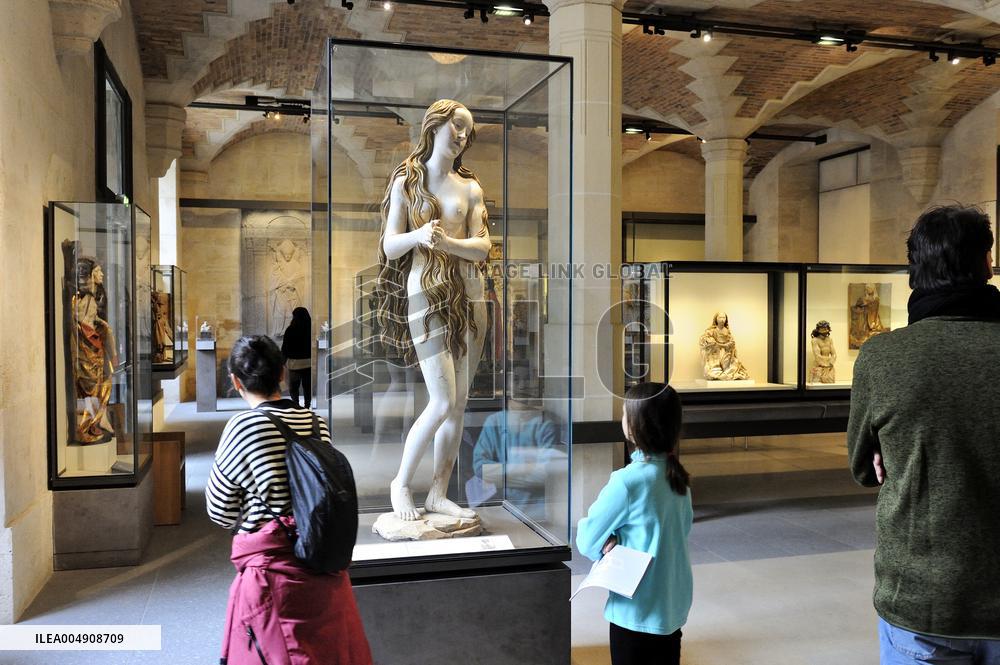 Illustration - Louvre Museum