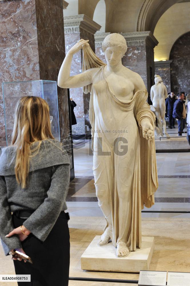 Illustration - Louvre Museum