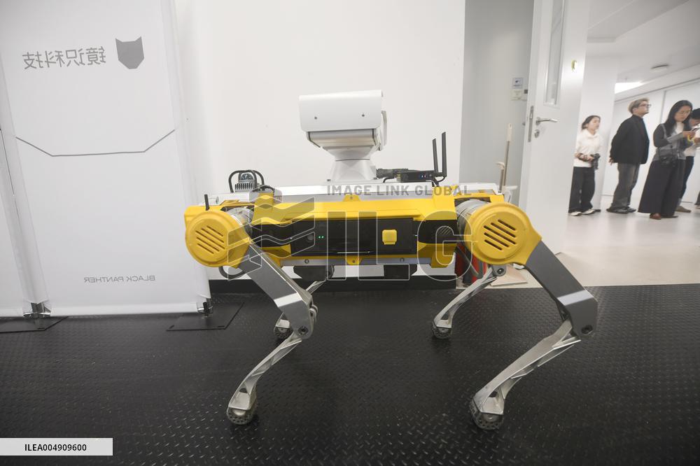 World Fastest Robot Dog Black Panther 2.0