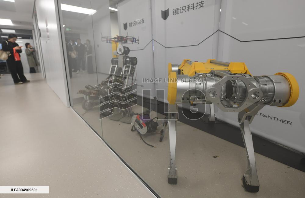 World Fastest Robot Dog Black Panther 2.0