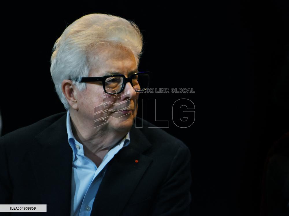 Ken Follett At Public Interview - Paris