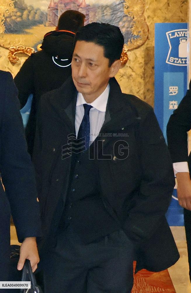 Japan, China senior officials hold talks