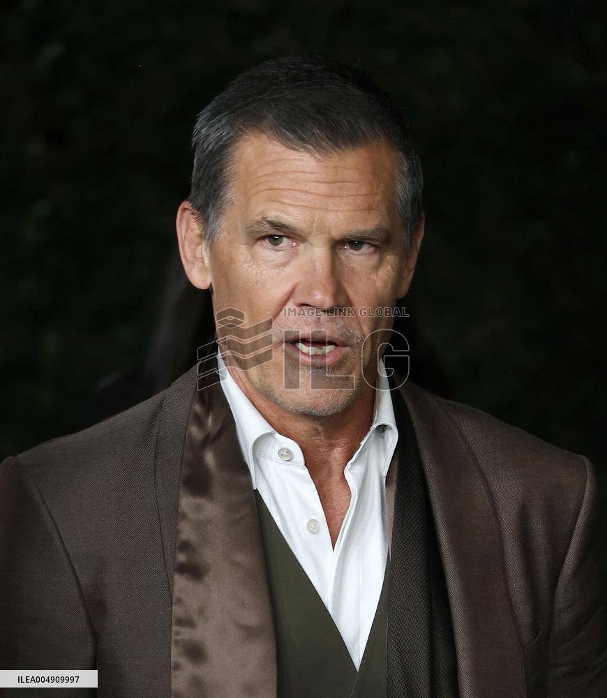 Wake Up Dead Man A Knives Out Mystery Premiere - LA