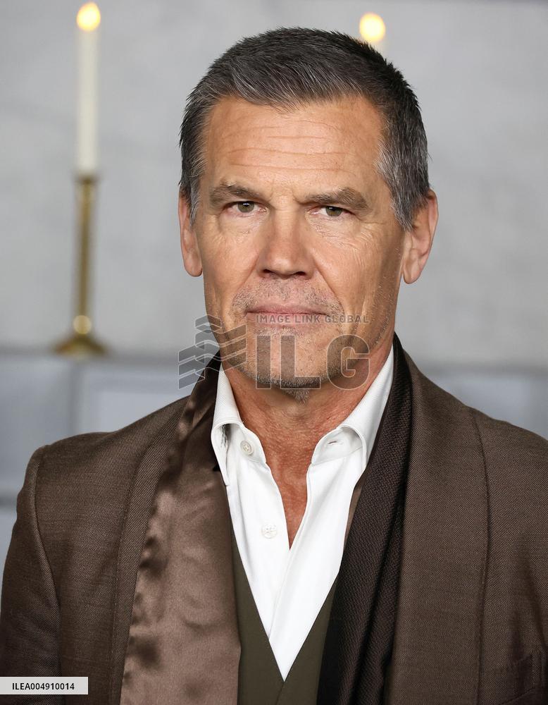 Wake Up Dead Man A Knives Out Mystery Premiere - LA