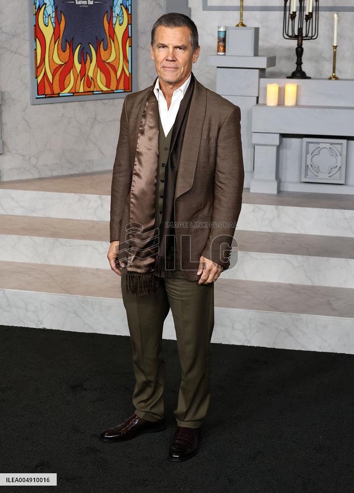 Wake Up Dead Man A Knives Out Mystery Premiere - LA