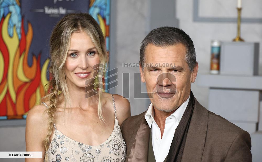 Wake Up Dead Man A Knives Out Mystery Premiere - LA