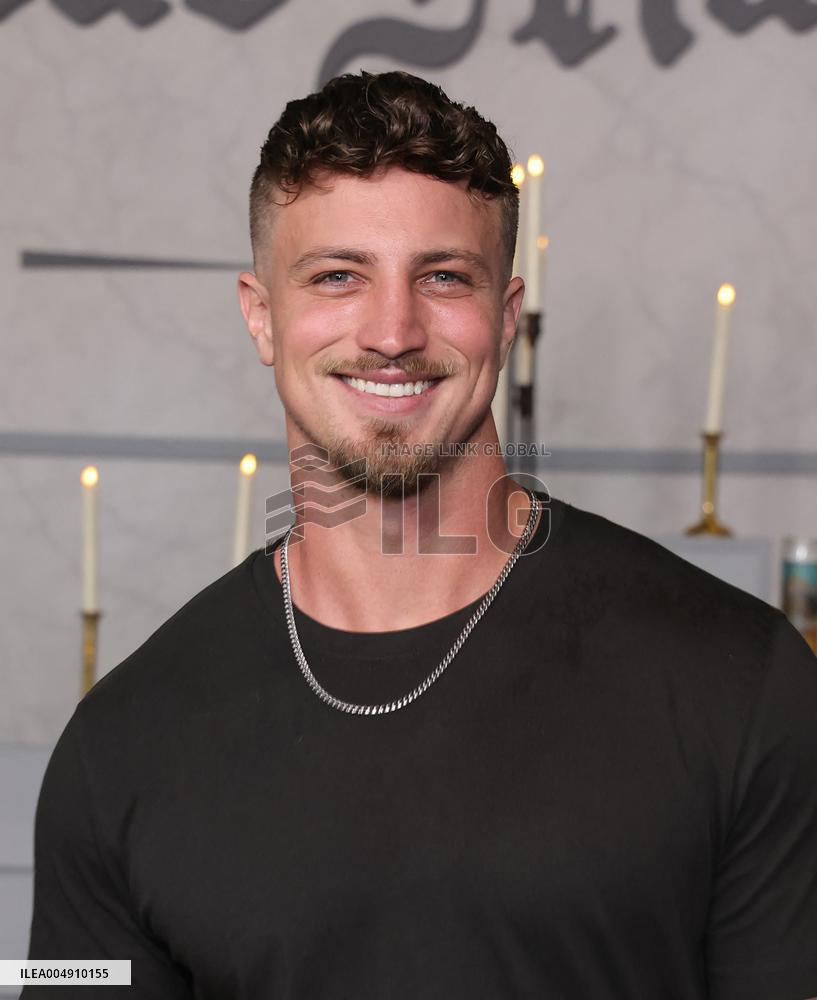 Wake Up Dead Man A Knives Out Mystery Premiere - LA