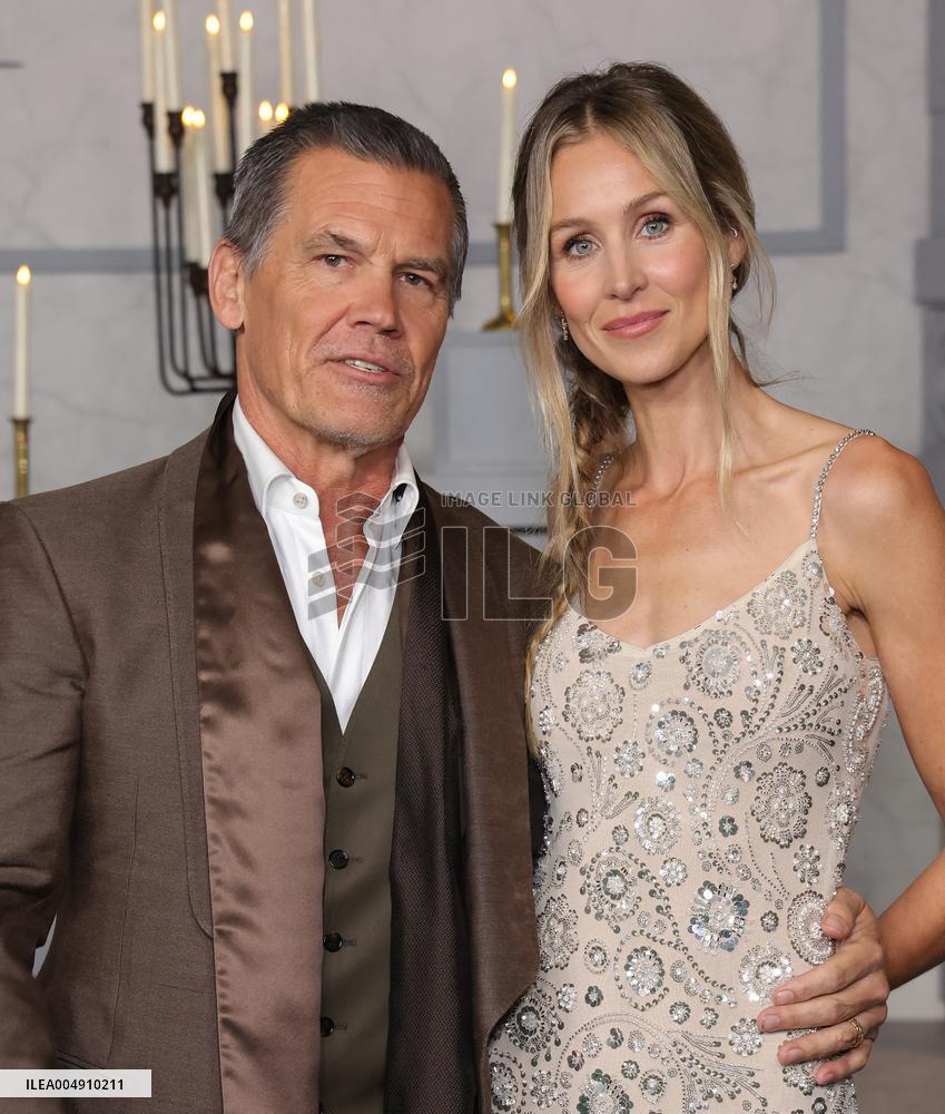 Wake Up Dead Man A Knives Out Mystery Premiere - LA