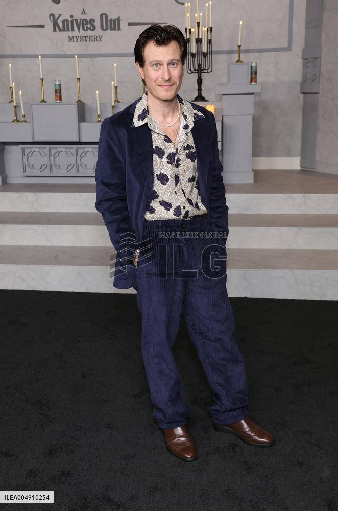 Wake Up Dead Man A Knives Out Mystery Premiere - LA