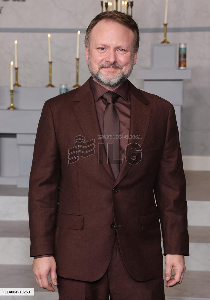 Wake Up Dead Man A Knives Out Mystery Premiere - LA