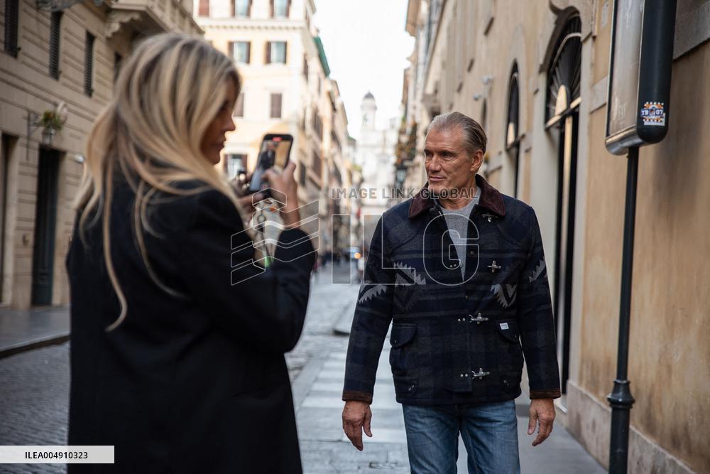 Dolph Lundgren Shopping - Milan