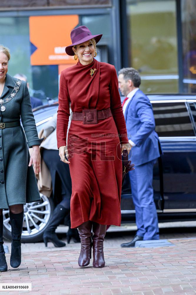 Queen Maxima Opens Circular Wooden Residential Building - Rotterdam