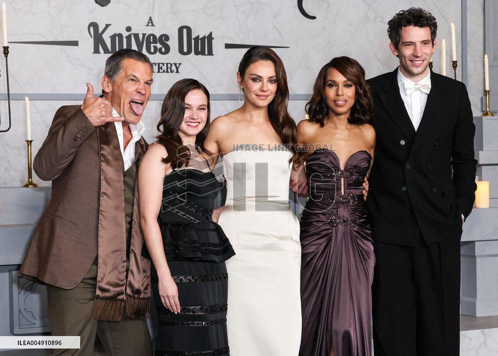 Wake Up Dead Man: A Knives Out Mystery Premiere - Paris