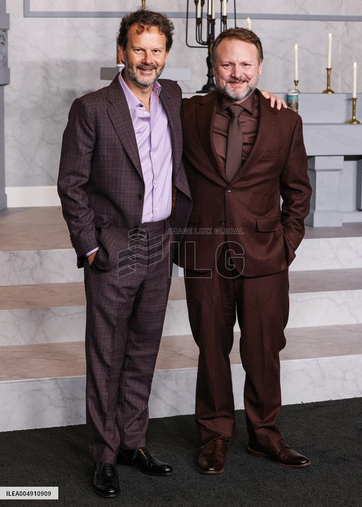 Wake Up Dead Man: A Knives Out Mystery Premiere - Paris