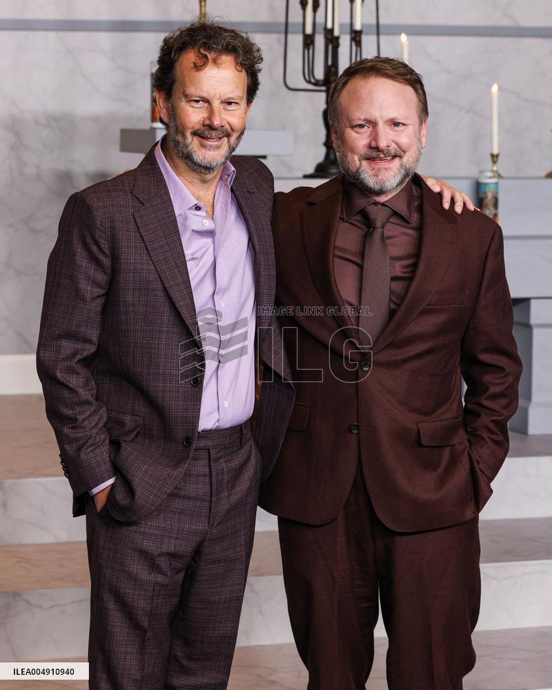 Wake Up Dead Man: A Knives Out Mystery Premiere - Paris