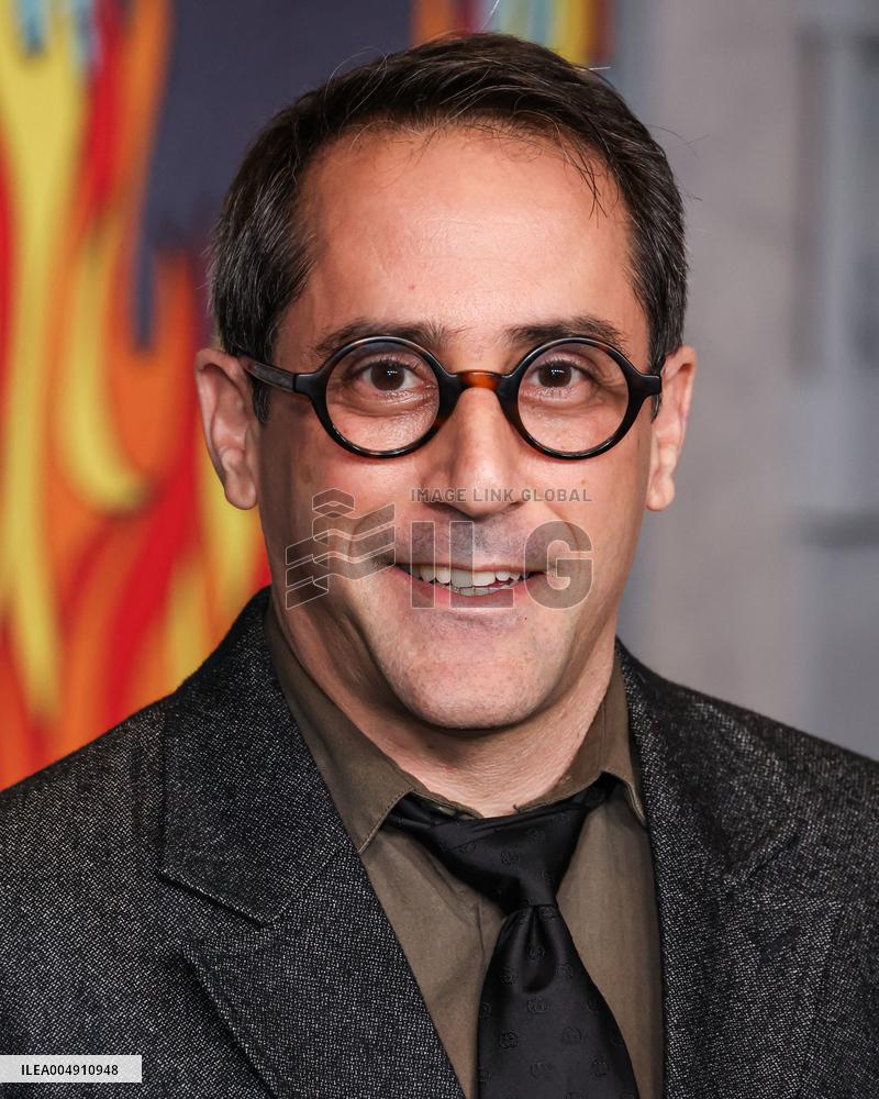 Wake Up Dead Man: A Knives Out Mystery Premiere - Paris