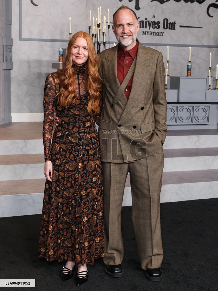 Wake Up Dead Man: A Knives Out Mystery Premiere - Paris