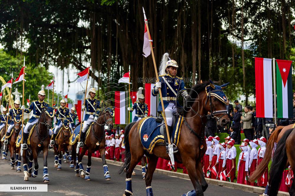 Princess Salma of Jordan on Visit with Father King Abdullah II - Asia