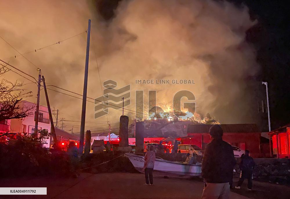 Massive fire in southwestern Japan