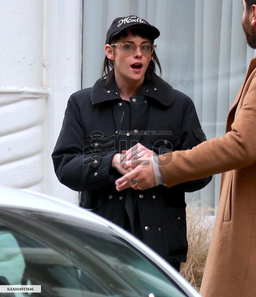 Kristen Stewart Out - NYC