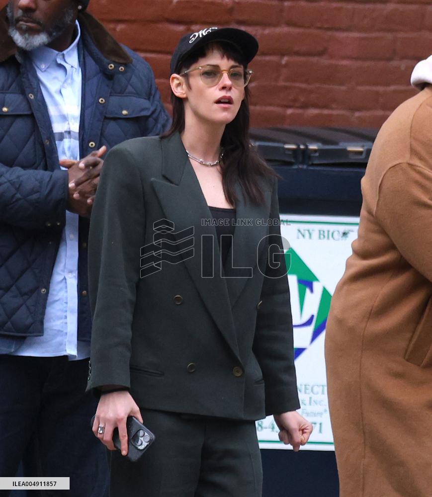 Kristen Stewart Out - NYC