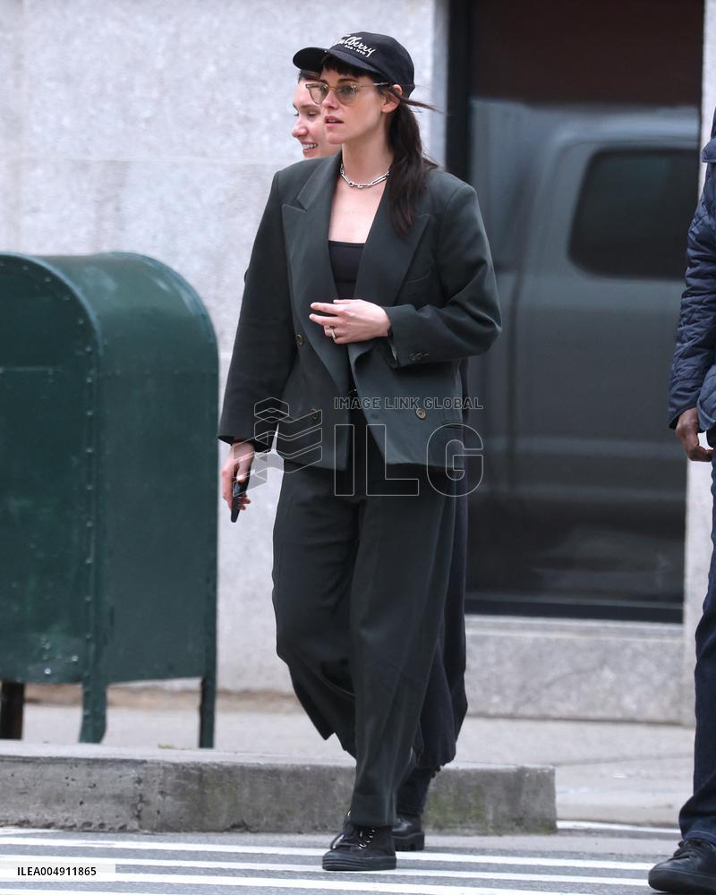 Kristen Stewart Out - NYC