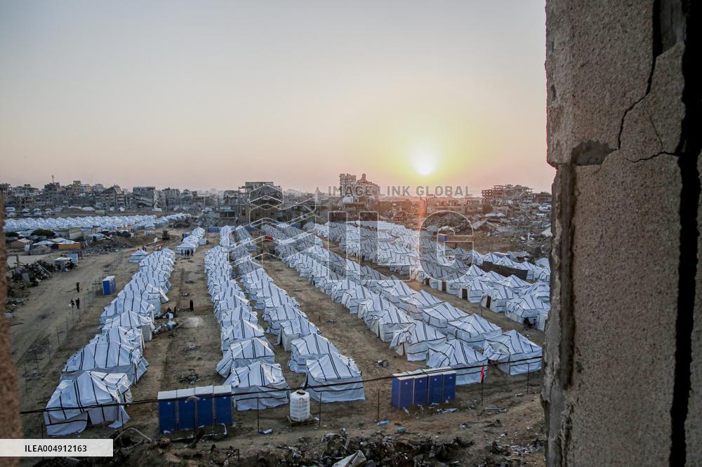 Egypt Builds Camp In Central Gaza