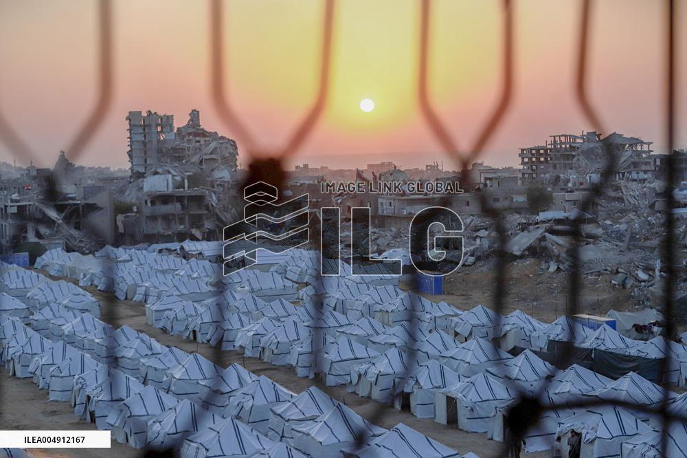 Egypt Builds Camp In Central Gaza