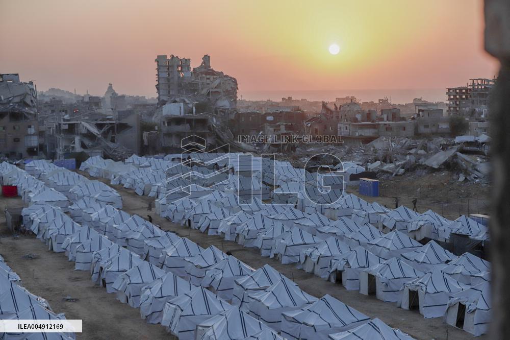 Egypt Builds Camp In Central Gaza