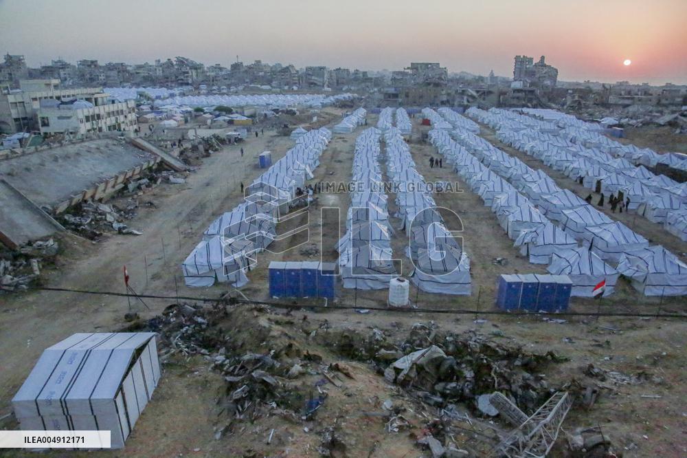 Egypt Builds Camp In Central Gaza