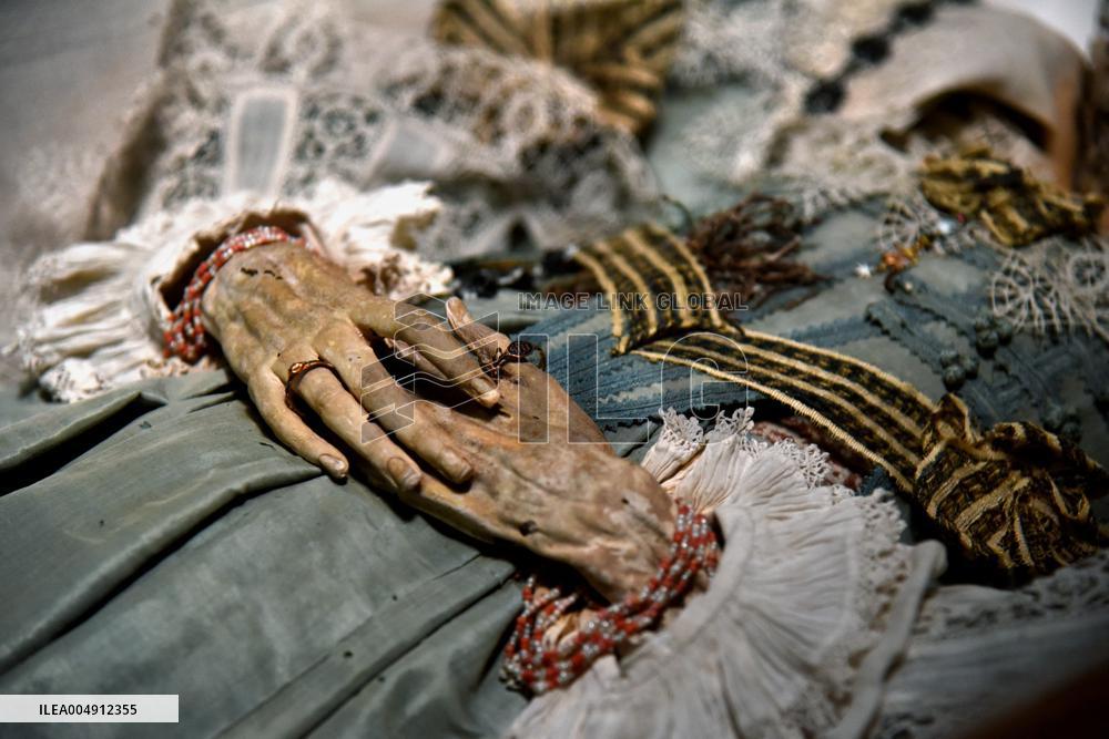 Mummies at the Museum of Mankind - Paris