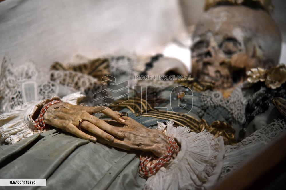 Mummies at the Museum of Mankind - Paris