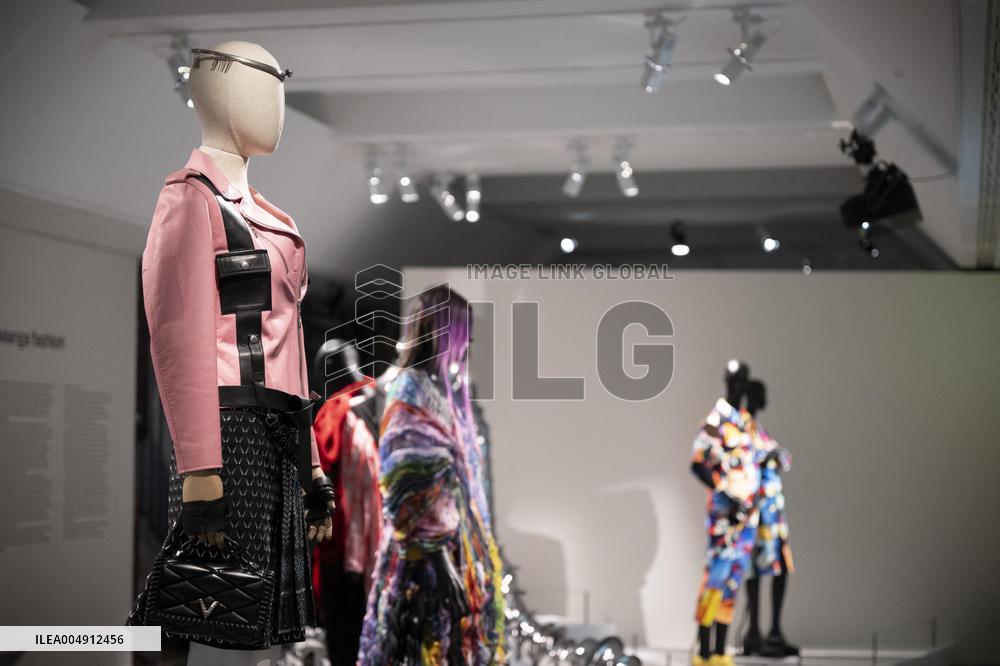 Manga Tout Un Art Exhibition At The Guimet Museum - Paris