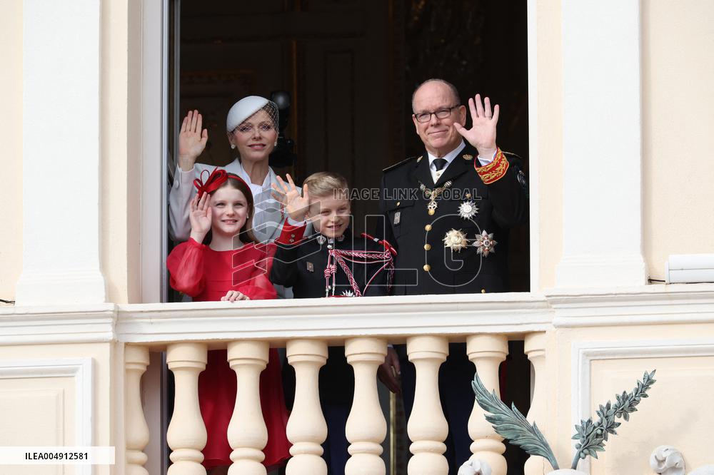 NO TABLOIDS - Monaco National Day Celebrations - Balcony
