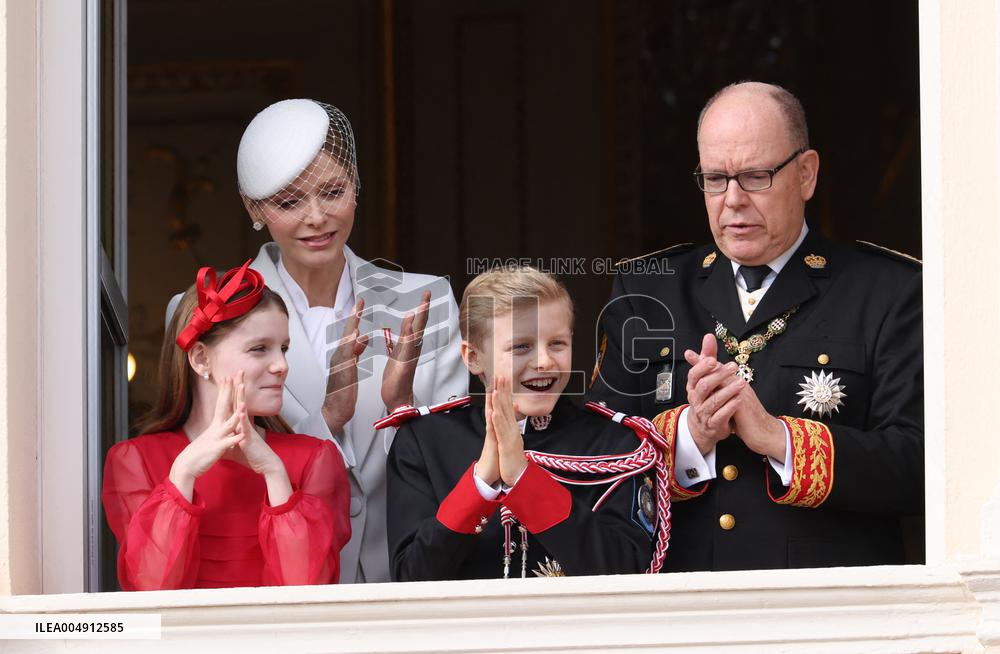 NO TABLOIDS - Monaco National Day Celebrations - Balcony